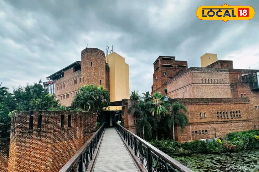 ব্রিটিশ জেনারেল রেজিনাল্ড ওয়াটসন তাঁর পরিবার নিয়ে থাকতেন এখানে। স্বাধীনতার পরবর্তীকলে পুরোটাই ধ্বংসস্তুপে পরিণত হয়েছিল। এখন সেখানে গড়ে উঠেছে বিলাসবহুল হোটেল।