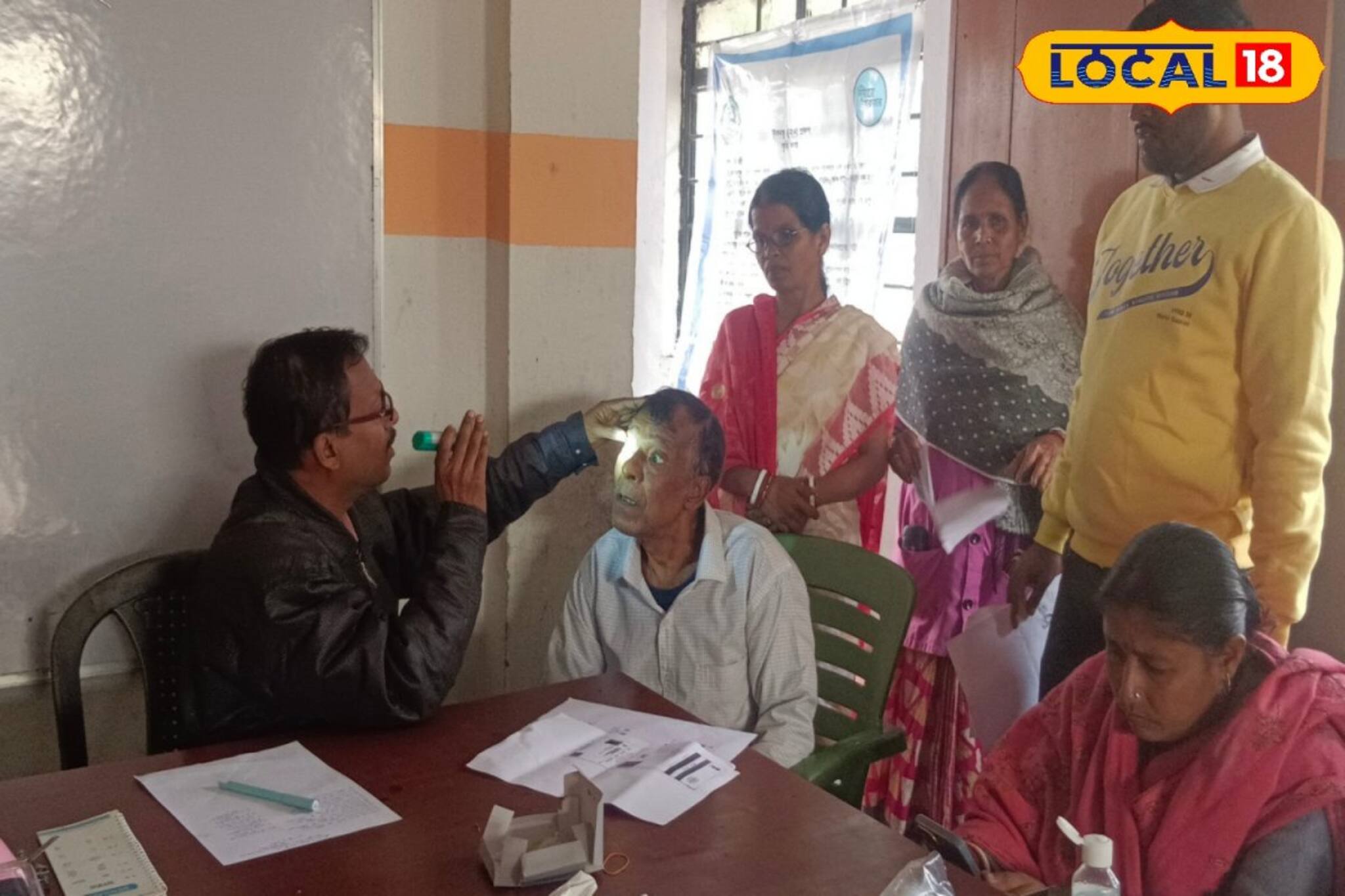 গোঘাটের দুয়ারে সরকার শিবিরে চক্ষু পরীক্ষা, মিলছে চশমাও