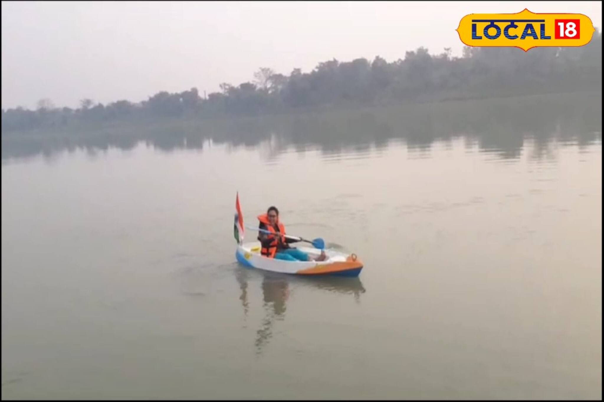 মুর্শিদাবাদ থেকে প্রিন্সেপ ঘাট,  একাই কায়াক নিয়ে ছুটলেন যুবতী, কিন্তু কেন!