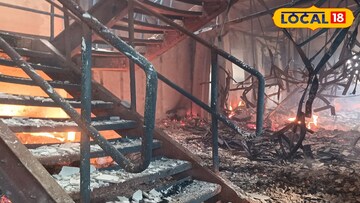 কারখানায়