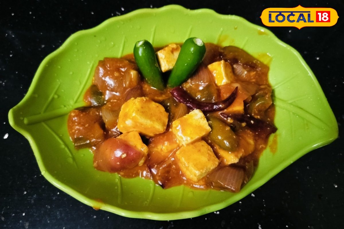 চাউমিন হোক বা ফ্রায়েড রাইস জুটিতে সুপারহিট নয়া রেসিপির এই ‘চিলি পনির’ চাউমিন হোক বা ফ্রায়েড রাইস জুটিতে সুপারহিট নয়া রেসিপির এই ‘চিলি পনির’