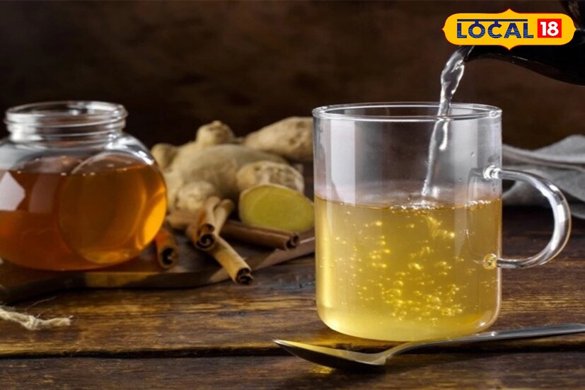 *গরম জল আর মধুঃ এক গ্লাস জল গরম করে তাতে এক চামচ মধু মিশিয়ে খেতে পারেন ঠান্ডাকে বিদায় জানাতে। এই পানীয়তে কমবে সর্দি-কাশির প্রকোপ। এমনকি বুকে জমে থাকা কফ থেকেও মুক্তি মিলবে। *গরম জল আর মধুঃ এক গ্লাস জল গরম করে তাতে এক চামচ মধু মিশিয়ে খেতে পারেন ঠান্ডাকে বিদায় জানাতে। এই পানীয়তে কমবে সর্দি-কাশির প্রকোপ। এমনকি বুকে জমে থাকা কফ থেকেও মুক্তি মিলবে।