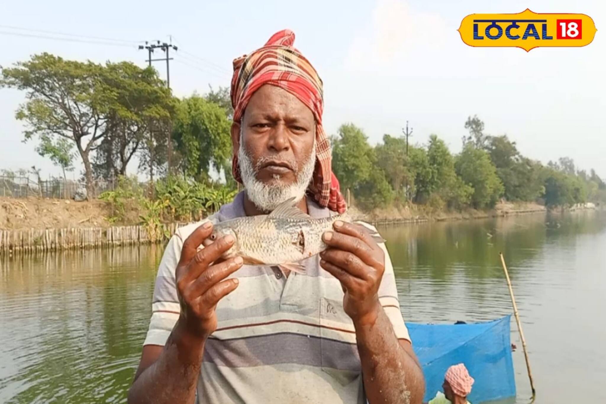 বিদ্যাধরীর ময়লা জলে বাড়ছে মাছের রোগ, সমস্যায় মাছ চাষিরা