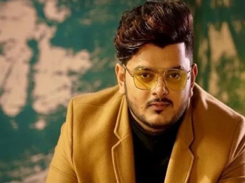 বিশাল মিশ্র-- ইন্ডিয়ান আইডল-এ মোটেও আশাব্যাঞ্জক ফল করতে পারেননি এই গায়ক। সিজন ৪ এবং সিজন ৬—দু’টিতেই তেমন দাগ কাটতে পারেননি। কিন্তু ২০১৯ সালে ‘কবির সিং’ ছবির সুপারহিট গান ‘কৈসে হুয়া’ দিয়েই নতুন করে শুরু করে সাফল্যের যাত্রা। এখন 'অ্যানিমাল' ছবির দুটি গান মাত করেছে দর্শককে।   
