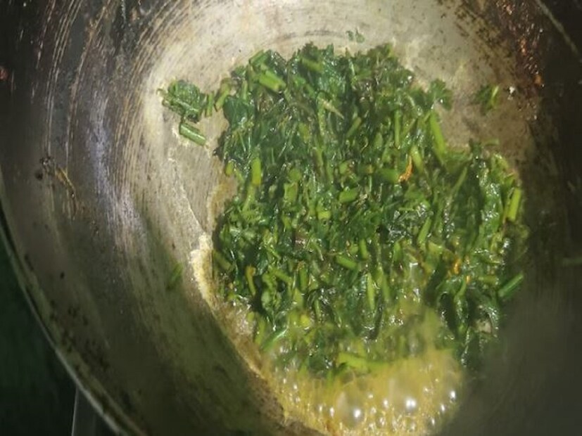 গ্রামেগঞ্জে বাজারে প্রায় সময়ই ঢেঁকি শাক পাওয়া যায়। হাট বাজারে ছোট ছোট আঁটি বেঁধে বিক্রি হওয়া এই শাকের দাম খুব একটা বেশি নয়। দাম কম হলেও এর পুষ্টিগুণ কিন্তু অনেকটাই বেশি। ঢেঁকি শাকে কি কি পুষ্টিগুণ রয়েছে জানেন কি?