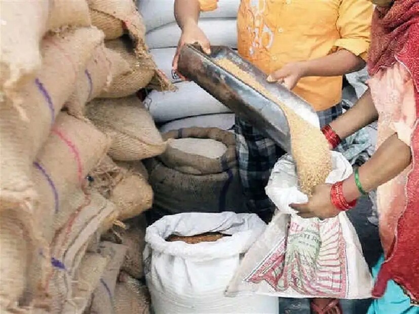 খাদ্যশস্যের কুইন্টাল পিছু ১ কিলো করে হ্যান্ডেলিং লস দিতে হবে। কোভিড পরবর্তী পরিস্থিতির জন্য রেশন দোকানদারদের নূন্যতম ৫০ হাজার টাকা আয় নিশ্চিত করতে হবে।
