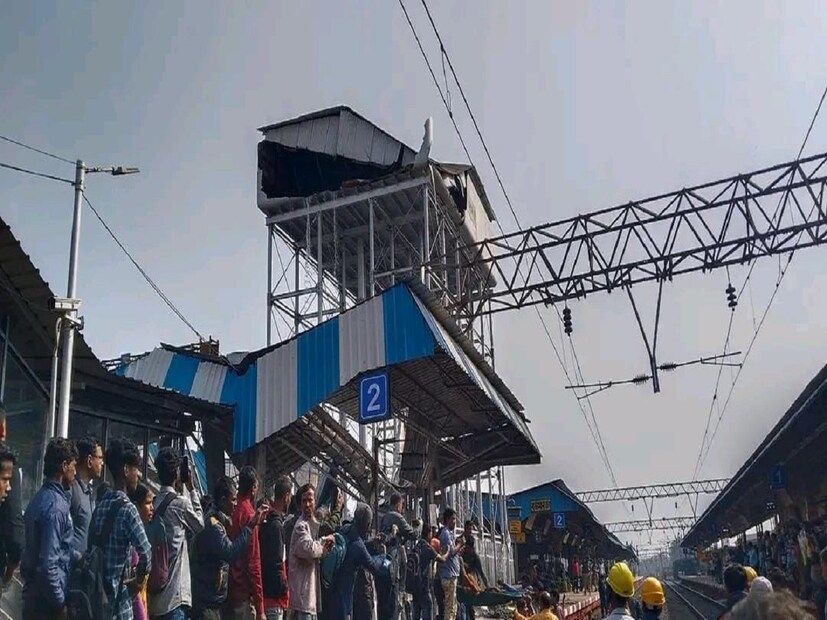 উদ্ধার কাজ শেষ হওয়ার পর শুরু হয় ধ্বংসস্তূপ সরানোর পালা। বিশালাকার জলের ট্যাঙ্কটিতে প্রায় ১ লক্ষ কিউসেক জল ধরে বলে জানা গিয়েছে। (ছবি-- বনোয়ারীলাল চৌধুরী)