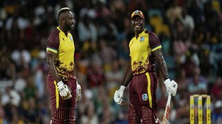 কেকেআর ফ্যানরা লাফাচ্ছেন, ওয়েস্টইন্ডিজের হয়ে মারকাটারি পারফরম্যান্স রাসেলের- Photo- AP কেকেআর ফ্যানরা লাফাচ্ছেন, ওয়েস্টইন্ডিজের হয়ে মারকাটারি পারফরম্যান্স রাসেলের- Photo- AP