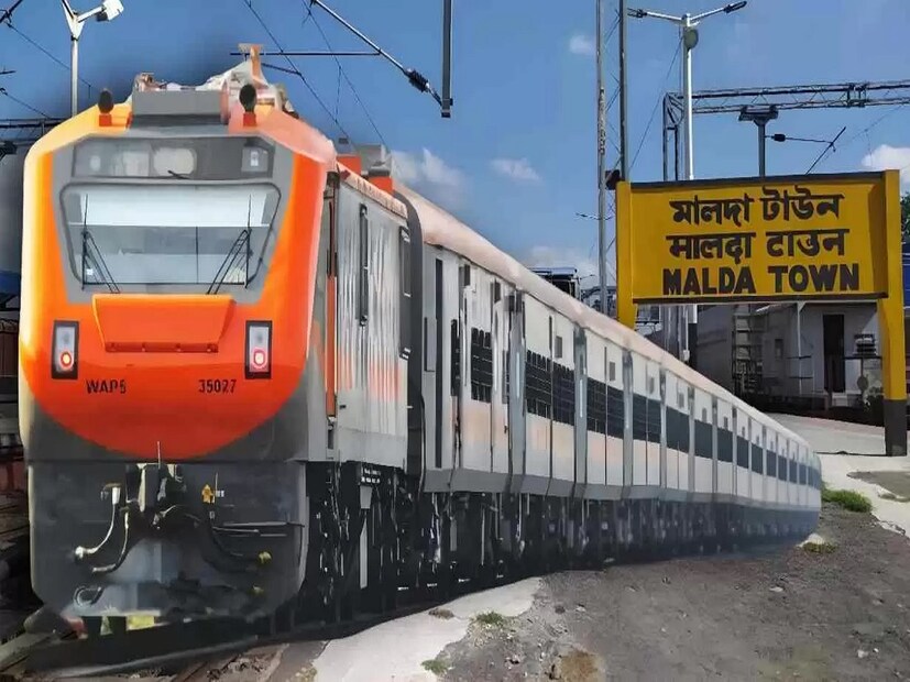 অমৃত ভারত এক্সপ্রেস ট্রেনের রুটগুলি দেখে নিন:অযোধ্যা অমৃত ভারত এক্সপ্রেস থেকে দারভাঙ্গা হয়ে দিল্লির আনন্দ বিহার টার্মিনাল মালদহ টাউন থেকে বেঙ্গালুরু (স্যার এম. বিশ্বেশ্বরায় টার্মিনাল) অমৃত ভারত এক্সপ্রেস