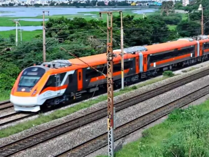 মাত্র ৯২৫ টাকায় মালদহ থেকে স্লিপার কোচে পৌঁছে যাওয়া যাবে ব্যাঙ্গালুরুতে। অন্যান্য সাধারণ ট্রেনের তুলনায় যাত্রী ভাড়া সামান্য বেশি। আর সাধারণ কামরায় ব্যাঙ্গালুরু পৌঁছনো যাবে পাঁচশো টাকার আশেপাশে।