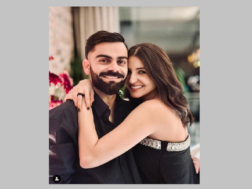 ভালবাসার নতুন সংজ্ঞা লিখেছেন যেন তাঁরা দুজন! বিরাট কোহলি ও অনুষ্কা শর্মা। তবে অনেকেই জানেন না, বয়সে কিন্তু বিরাটের থেকে বড় অনুষ্কা। ভালবাসার নতুন সংজ্ঞা লিখেছেন যেন তাঁরা দুজন! বিরাট কোহলি ও অনুষ্কা শর্মা। তবে অনেকেই জানেন না, বয়সে কিন্তু বিরাটের থেকে বড় অনুষ্কা।