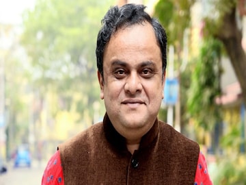 শিক্ষামন্ত্রী ব্রাত্য বসু