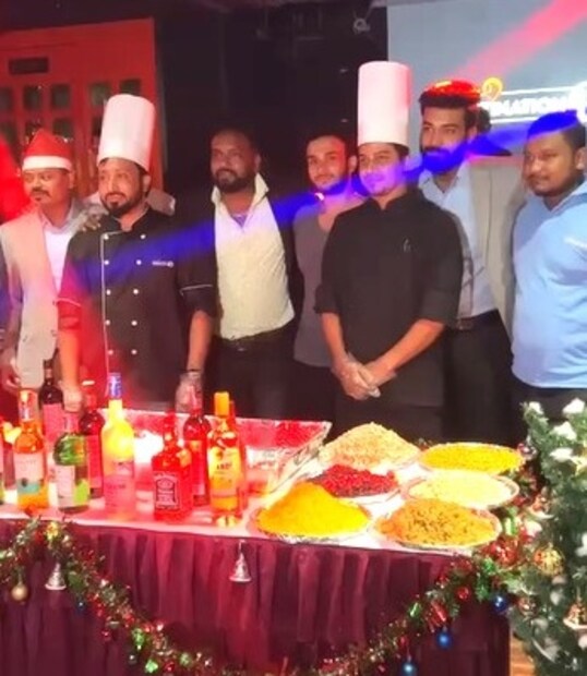 এই অনুষ্ঠানে ডেস্টিনেশন ১৬-এর মালিক বিশ্বজিৎ ঘোষ নিজের মত প্রকাশ করে বলেন, “ডেস্টিনেশন ১৬-এ প্রতিটা সফর নতুন স্মৃতি তৈরি করার একটি সুযোগ। যা লিপিবদ্ধ হওয়ার জন্য প্রস্তুত। আর গ্রাহকদের খুবই সাশ্রয়ী মূল্যে একটা অন্য ধারার অভিজ্ঞতা প্রদান করাই হল আমাদের লক্ষ্য হল।”