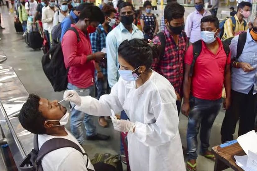 কেন্দ্রীয় স্বাস্থ্য মন্ত্রকের তরফ থেকে করোনার নতুন ভ্যারিয়্যান্ট জেএন ওয়ান ছড়িয়ে পড়ার মধ্যেই খবর দেওয়া হয়েছে, দেশে মোট করোনা আক্রান্তের সংখ্যা চার হাজার পেরিয়ে গিয়েছে৷ এখন দেশে সক্রিয় রোগীর সংখ্যা ৪ হাজার ৫৪৷ কেরলে একজনের মৃত্যুও হয়েছে৷ (প্রতীকী ছবি)