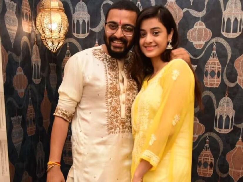 আগামী কাল অর্থাৎ ১৫ ডিসেম্বর সাতপাকে বাঁধা পড়বেন তাঁরা। পূর্ব কলকাতার এক বিলাসবহুল হোটেলে বসবে বিয়ের আসর।