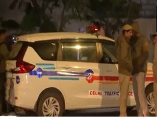 ইজরায়েলি দূতাবাসের বাইরে দিল্লি পুলিশের দল৷ ছবি- এএনআই