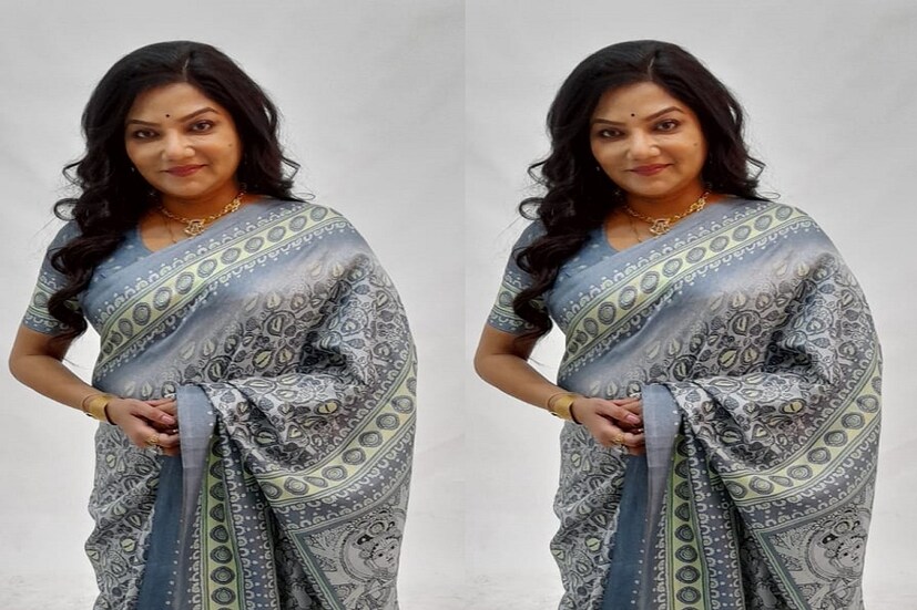 দোলনকে দীপঙ্করই পরিপূর্ণ করেছেন, প্রয়োজনে শাসন ও প্রয়োজনে সোহাগও করেছেন ৷ ফাইল ছবি ৷