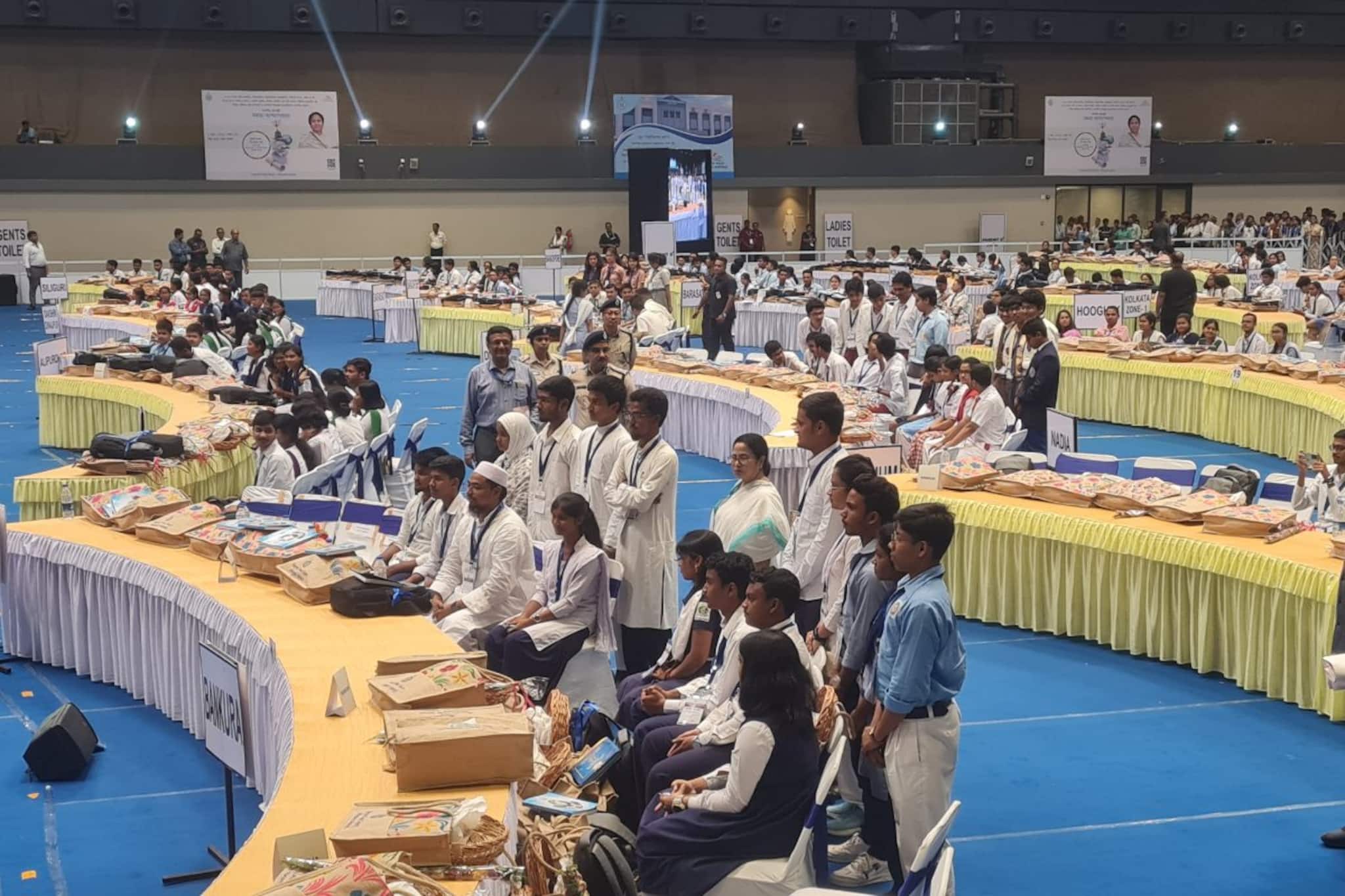 বড় ঘোষণা! চলতি সপ্তাহেই টেস্ট পেপার হাতে পাবে মাধ্যমিক পরীক্ষার্থীরা