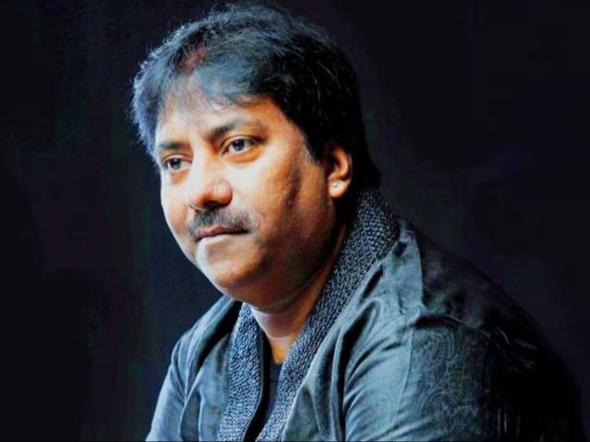 উত্তরপ্রদেশের বদায়ুঁতে জন্মগ্রহণ করেন উস্তাদ রাশিদ খান । তিনি তার মামা ওস্তাদ নিসার হোসেন খানের (১৯০৯-১৯৯৩) কাছ থেকে প্রাথমিক প্রশিক্ষণ গ্রহণ করেন। তিনি ওস্তাদ গোলাম মুস্তফা খানের ভাগ্নে ছিলেন।