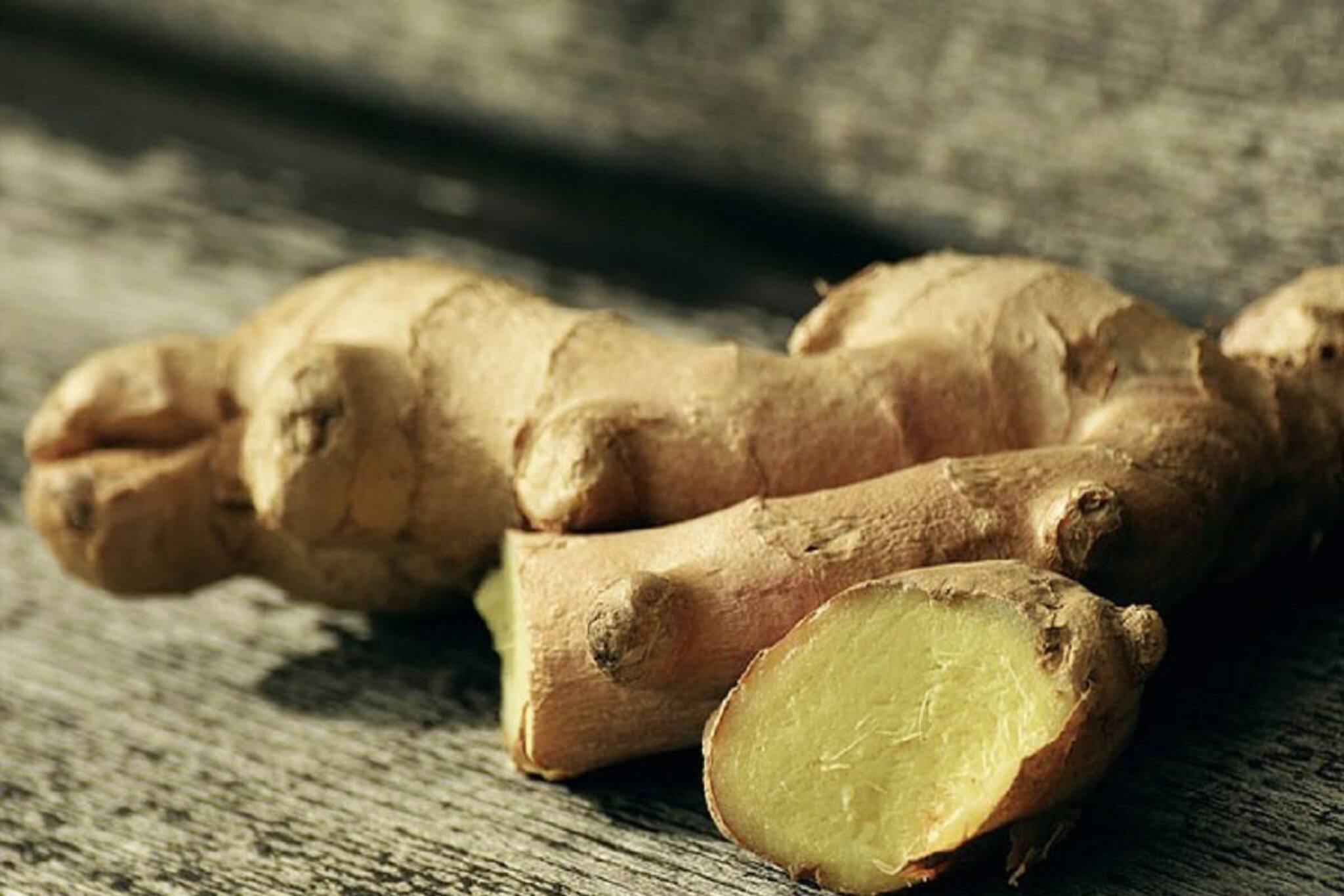 মাছের ঝোল-তরকারি-চা সবেতেই আদা দেন? সাবধান! হিমোফিলিয়া থাকলে আদা 'বিষ'