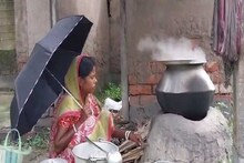 ফরাক্কায় খোলা আকাশের নিচে অঙ্গনওয়াড়ি কেন্দ্র! দেখুন কী হাল