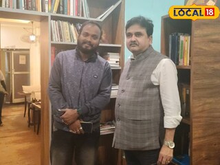 ফ্রাই মোম খেলেন অভিজিৎ গঙ্গোপাধ্যায়