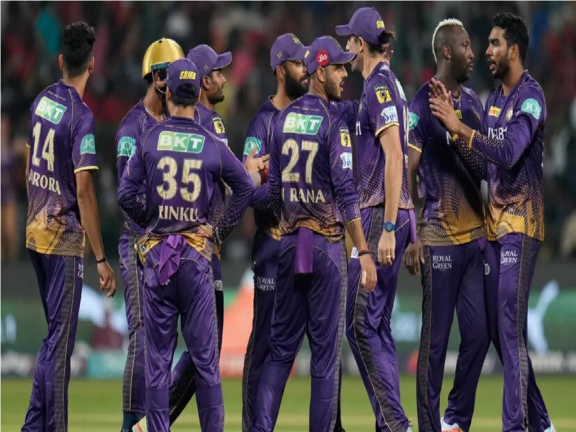 কিন্তু ২০২১ সালে দারুণ পারফরম্যান্সের পরেই তাঁর পারফরম্যান্স ধাঁইধাঁই করে পড়তে শুরু করে৷ ২০২২ মরশুমে ১২ ম্যাচ খেলে ১৬.৫৫ গড়ে করেছিলেন মাত্র ১৮২ রান। ২০২৩ -এ কোনও পরিবর্তন হয়নি তাঁর পারফরম্যান্সে৷ পরিসংখ্যানের হিসেবে ১৪ ম্যাচে প্রায় ২৯ গড়ে ৪০৪ রান রয়েছে ভেঙ্কটেশ আইয়ারের। রান খানিকটা করলেও কোনও ধারাবাহিকতা ছিল না৷