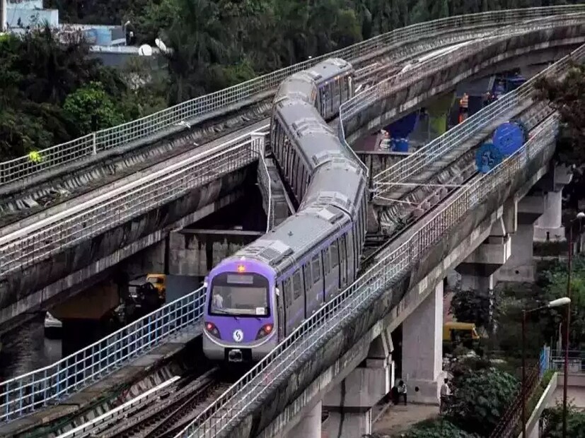 ২০২২ সালে সেক্টর ফাইভ থেকে শিয়ালদহ পর্যন্ত ইস্ট ওয়েস্ট মেট্রো পরিষেবা শুরু হয়৷ তার আগে সেক্টর ফাইভ থেকে ফুলবাগান পর্যন্ত ট্রেন চলত৷ 