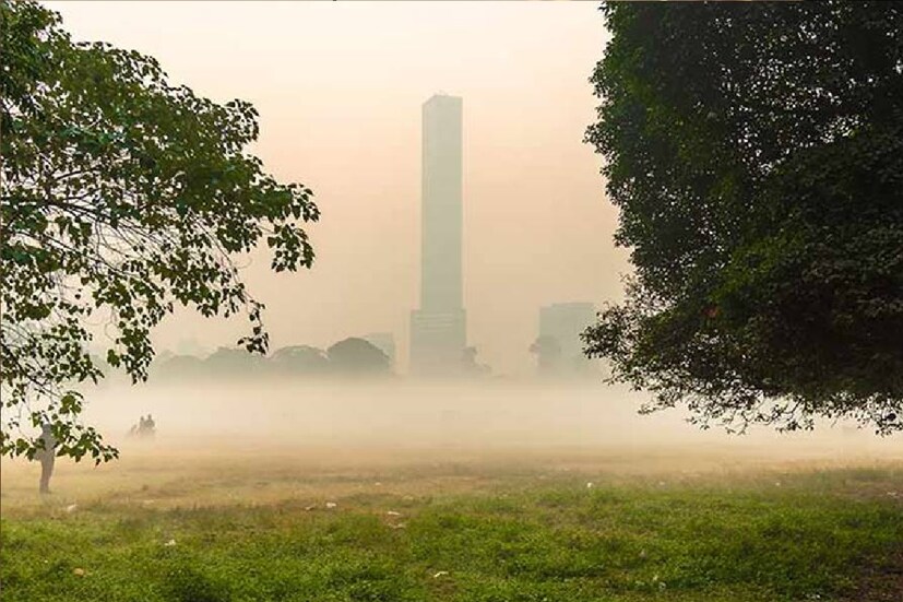Bengal Weather Update: আবহাওয়া দফতরের রিপোর্ট অনুযায়ী পশ্চিমী ঝঞ্ঝা ও ঘূর্ণাবর্তের কারণে উত্তুরে হওয়া বাধাপ্রাপ্ত হচ্ছে। আর তাতেই শীত মরশুমে স্বাভাবিক শীতের ছন্দপতন। 