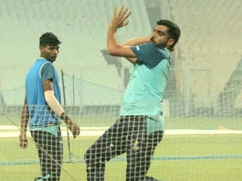 আইপিএল নিলামে চমক দিতে পারেন মহম্মদ শামির ভাই মহম্মদ কাইফ। বিজয় হাজারে ট্রফিতে বাংলার হয়ে ৭ ম্যাচে ১২ উইকেট নিয়েছেন। শুধু কেকেআর নয়, অন্য কোনও দল ঝাপাতে পারে শামির ভাইকে দলে নেওয়ার জন্য।