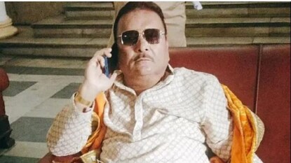 হাসপাতালেই গুরুতর চোট মদনের৷ হাসপাতালেই গুরুতর চোট মদনের৷