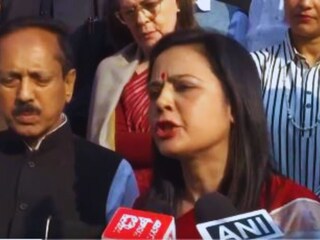 সংসদ থেকে বহিষ্কারের পর মহুয়া মৈত্র৷