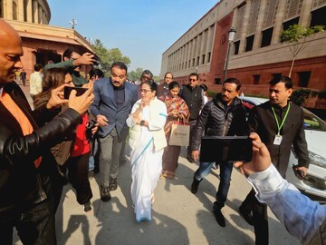 দিল্লিতে মমতা