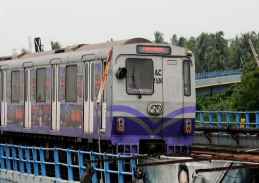 New Garia-Ruby Metro Station: নিউ গড়িয়া থেকে রুবি পর্যন্ত মেট্রোর দূরত্ব ৫.৪ কিলোমিটার। এই অংশে মোট ৫টি স্টেশন রয়েছে। নূন্যতম ভাড়া ৫ টাকা এবং সর্বোচ্চ ভাড়া ২০ টাকা।