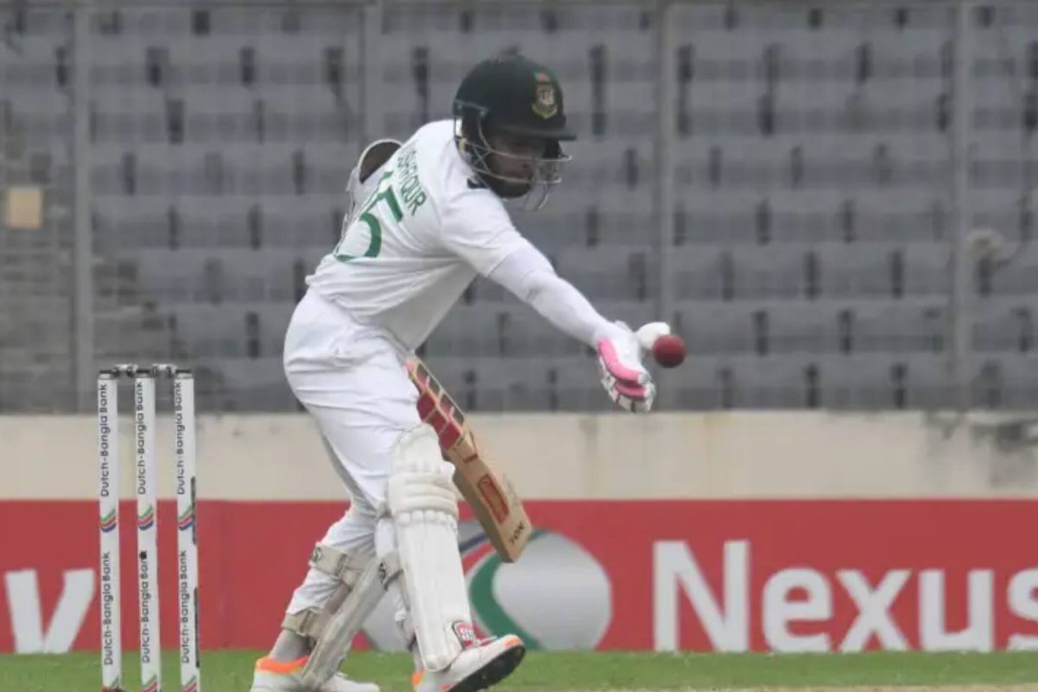 মুশফিকুর রহিমকে ছাড়ল না কলকাতা পুলিশও! মজার ছলে বিশেষ বার্তা লালবাজারের