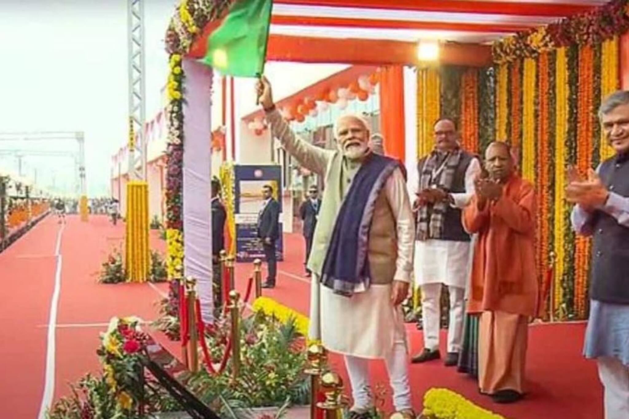 রেলের মাধ্যমেই উন্নয়নের প্রকল্প! 'অমৃত ভারত' উদ্বোধনের পরে ঘোষণা মোদির