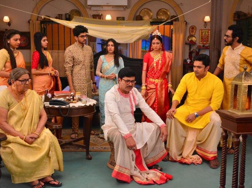 বাংলার মেগার টিআরপি তালিকার প্রথম সারির মেগা 'নিম ফুলের মধু'। অন্যতম জনপ্রিয় ধারাবাহিক এটি। গত সপ্তাহের তালিকা অনুয়ায়ী এই মেগা দ্বিতীয় স্থানে ছিল।