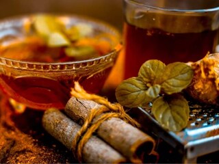 এই মশলাটি বিভিন্ন রোগ নিরাময়ের জন্য বেশ কয়েকটি প্রাচীন ওষুধে ব্যবহৃত হয়েছে