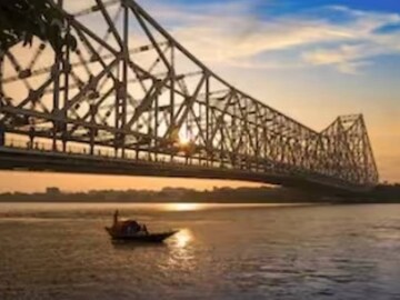 কনকনে শীতে বর্ষবরণ? নাকি অকাল গরম? সপ্তাহশেষে কেমন হবে কলকাতার আবহাওয়া? জানুন