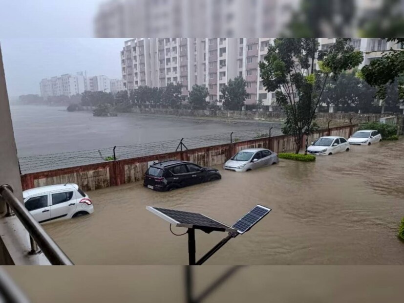 আজ, মঙ্গলবার থেকে আবহাওয়ার পরিবর্তন হবে দক্ষিণবঙ্গের উপকূল ও ওড়িশা সংলগ্ন জেলাগুলিতে। মঙ্গলবার থেকে বৃহস্পতিবার এর মধ্যে বৃষ্টি বেশি হওয়ার সম্ভাবনা পূর্ব ও পশ্চিম মেদিনীপুর ঝাড়গ্রাম ও দক্ষিণ ২৪ পরগনা জেলায়। বিক্ষিপ্ত বৃষ্টির সম্ভাবনা উত্তর ২৪ পরগনা, বাঁকুড়া, হাওড়া, হুগলি, পূর্ব বর্ধমান, নদিয়া এবং কলকাতা জেলায়।