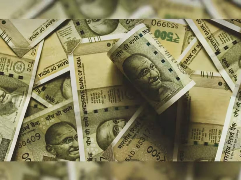 এর পাশাপাশি কন্যা রাশির জাতক-জাতিকাদের রাশিচক্রেও এবারে যানবাহন কেনার যোগ তৈরি হচ্ছে এবং বিশেষ করে তুলা রাশির-জাতক জাতিকাদের জন্য যাঁরা ভূমি ক্রয় ও যানবাহন ক্রয়ের আকাঙ্ক্ষা করছেন, তাঁদের জন্য এই বছরটি খুব ভাল হতে চলেছে। ২০২৪ সালে তুলা রাশির জাতক-জাতিকাদের রাশিতে একইসঙ্গে যানবাহন এবং ভূমি ক্রয়ের সম্ভাবনা তৈরি হচ্ছে।