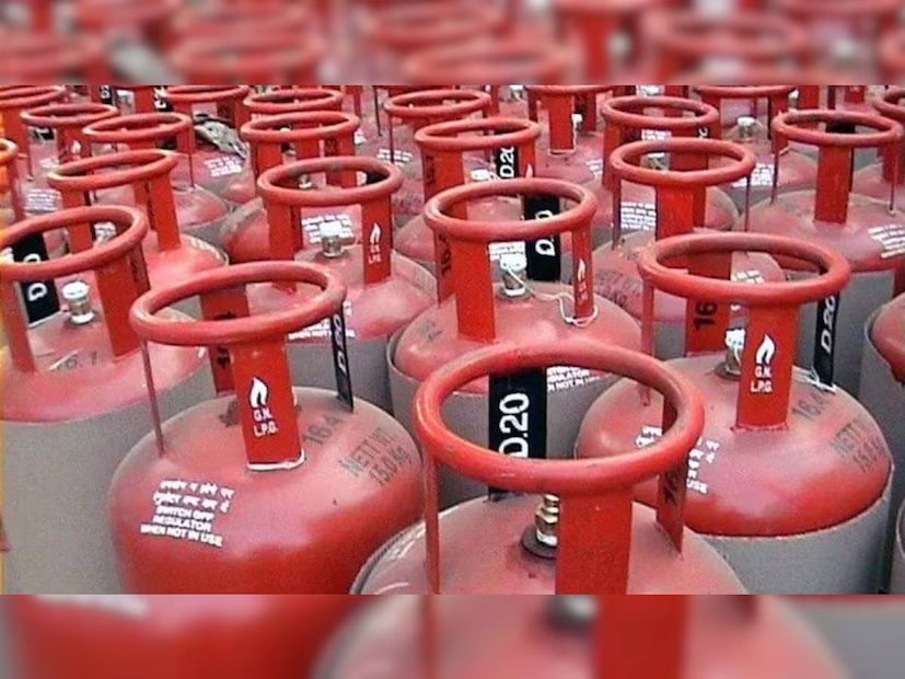 এর আগে একাধিক তৈল সরবরাহকারী সংস্থার তরফে জানানো হয়েছিল, ৩১ ডিসেম্বরের মধ্যেই এই বায়োমেট্রিক প্রক্রিয়া সম্পন্ন করতে হবে৷ কিন্তু, সেই রকম কোনও সময়সীমা এখনও ঘোষণা করা হয়নি বলেই সূত্রের খবর৷ 