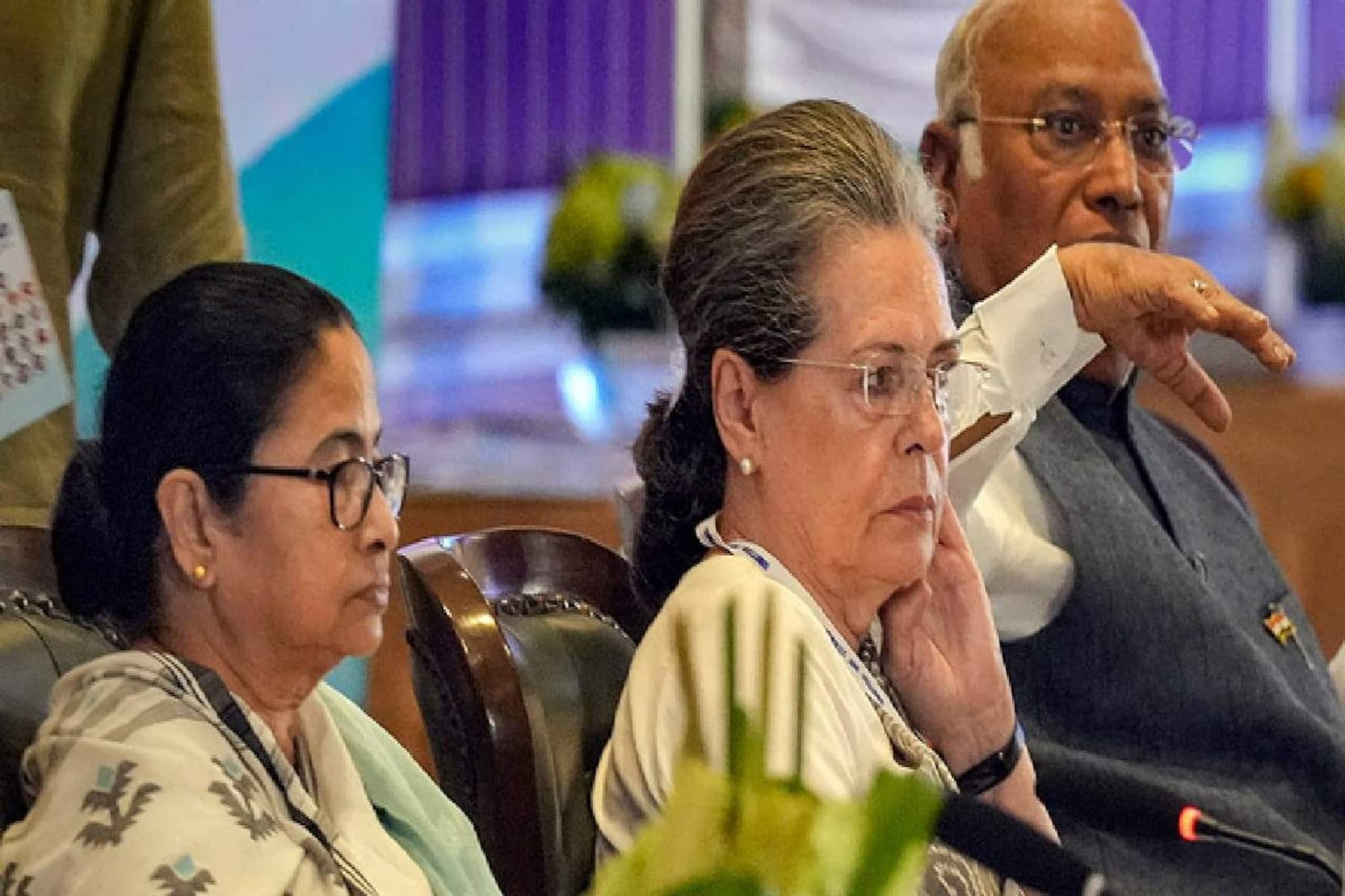 INDIA বৈঠকের আগে জোটের ছবি! আবারও মমতার তৃণমূলের পাশে কংগ্রেস, সরাসরি চিঠি