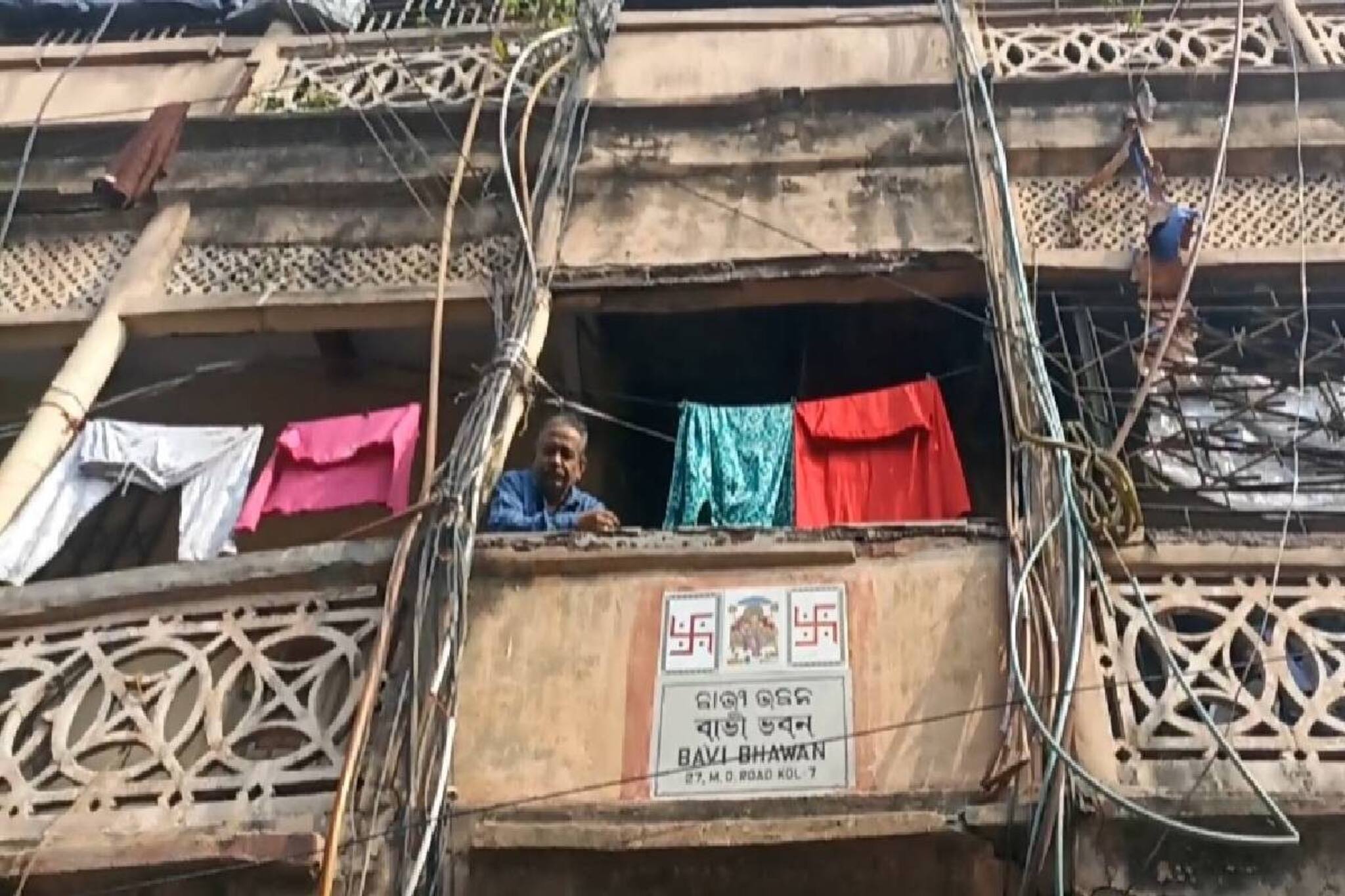 পুরসভার কলে পাম্প লাগিয়ে জল তুলতে গিয়ে বিদ্যুৎস্পৃষ্ট! মর্মান্তিক পরিণতি