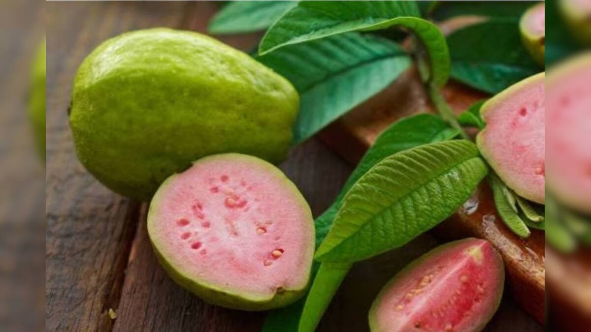 Guava Side Effects পেয়ারা খেতে ভালবাসেন? জানুন কাদের জন্য এই সবুজ ফল