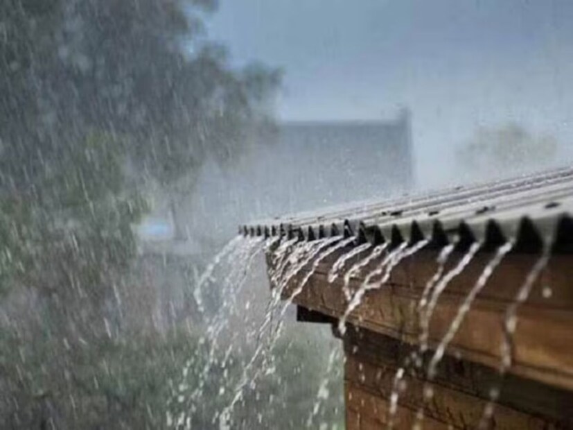 বৃষ্টির দাপট থমকে যাবে আজই। শুক্রবার থেকে পরিষ্কার হবে আকাশ। সেইসঙ্গে ফিরবে শীতের আমেজ। জানা গিয়েছে,  সর্বোচ্চ তাপমাত্রা ৪ ডিগ্রি কমবে। 