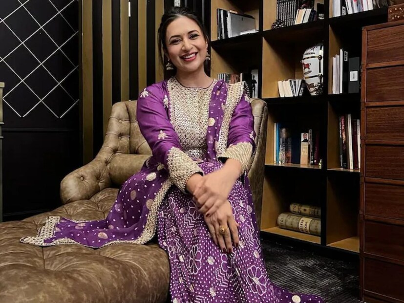 টেলিভিশনের জনপ্রিয় মুখ দিব‍্যাঙ্কা ত্রিপাঠী। দেড় দশকেরও বেশি সময় ধরে টিভি ইন্ডাস্ট্রিতে রাজত্ব করছেন অভিনেত্রী। দিব্যাঙ্কা ২০০৪ সালে 'ইন্ডিয়াজ বেস্ট সিনেস্টারস কি খোজ'-এর প্রতিযোগী হিসাবে তার অভিনয় জীবন শুরু করেন।
