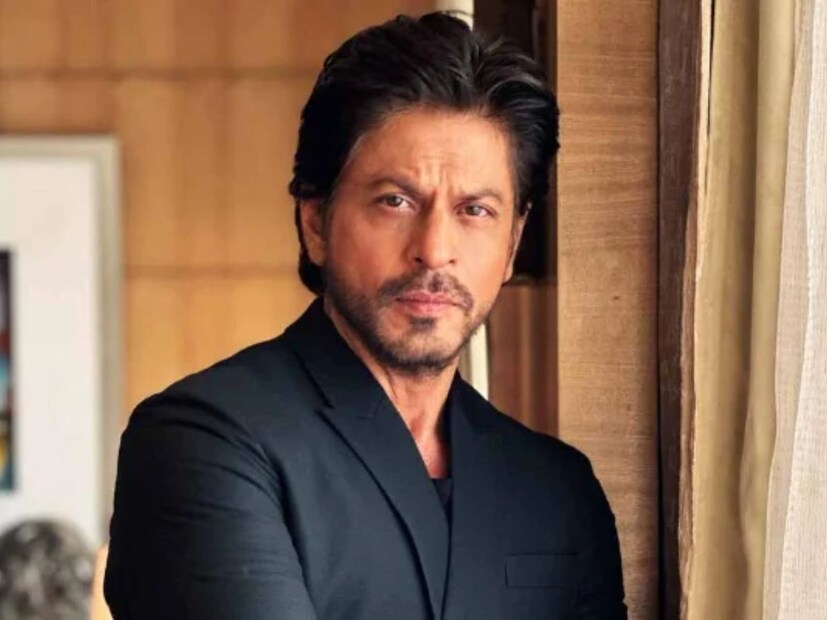 শাহরুখ নিজেও এক সাক্ষাৎকারে জানিয়েছিলেন, রবিবার পুরো দিনটাই তাঁর অলসভাবেই কাটে৷ যেমন-ঘুম থেকে দেরিতে ওঠা থেকে খাওয়া সবকিছু৷ সারাদিন শুয়ে-বসেই কাটাতে পছন্দ করেন শাহরুখ৷