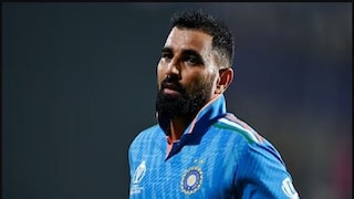 চোটে কাবু শামি এবার পেলেন সেরার পুরস্কার। চোটে কাবু শামি এবার পেলেন সেরার পুরস্কার।