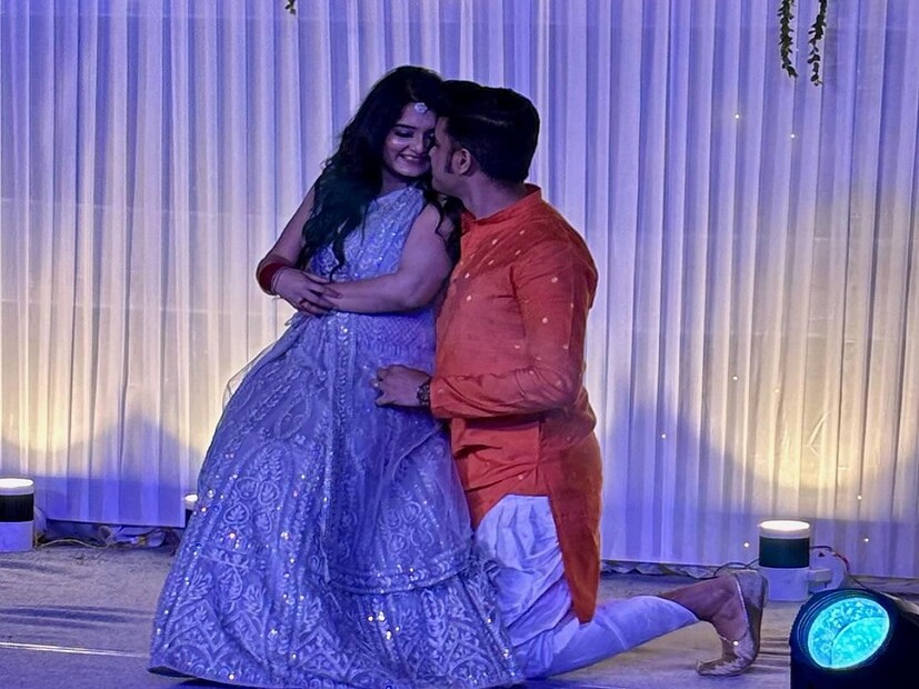 রিং সেরিমনিতেও তিনি ও তাঁর স্বামী সৌরভ বন্দ্যোপাধ্যায় নেচেছিলেন৷ এমনকী বিয়ের আগে সন্দীপ্তা-সৌম্যকে আইবুড়ো ভাত খাওয়ান তাঁরা৷ 